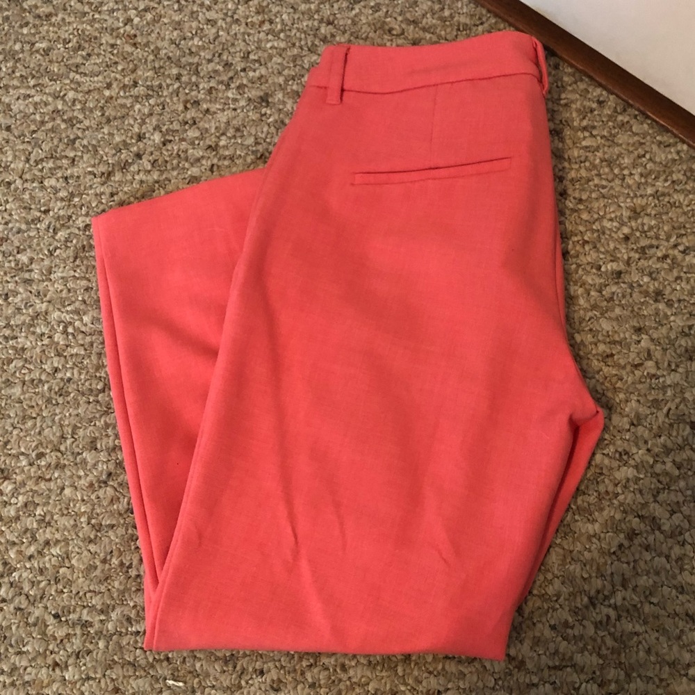 Capri slacks in color peach